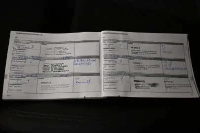 Car image 25