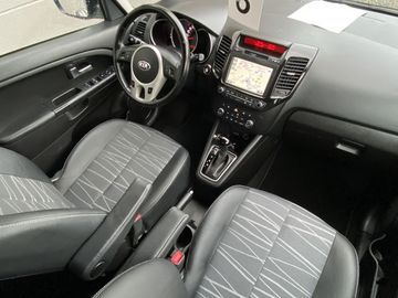 Car image 12