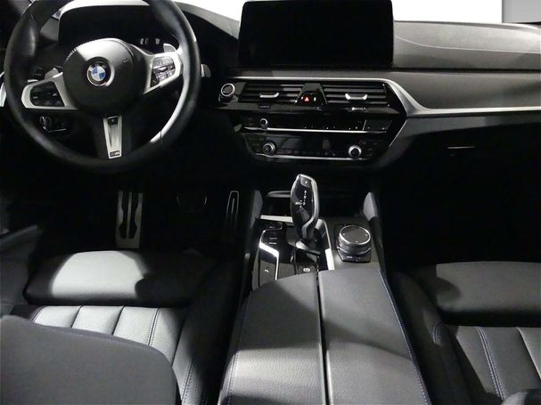 BMW 520d Touring xDrive 140 kW image number 4