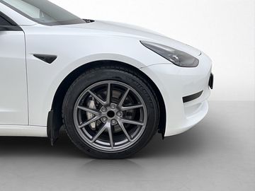 Car image 35