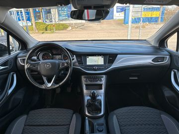 Car image 11