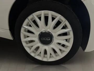 Car image 24