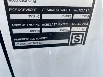 Car image 31