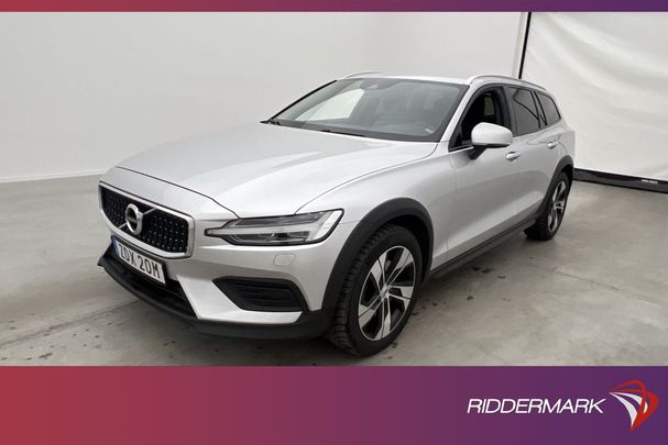 Volvo V60 Cross Country B4 AWD 146 kW image number 2