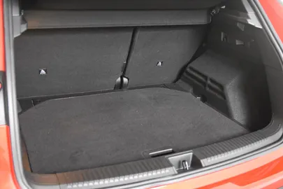 Car image 33