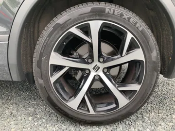 Car image 20