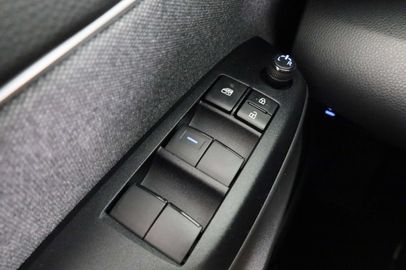 Car image 32