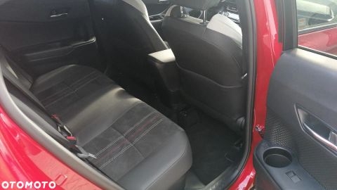 Car image 10