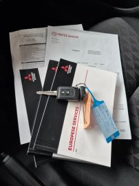 Car image 35