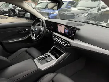 Car image 40
