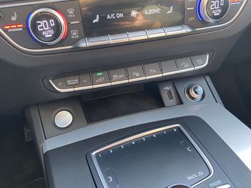 Car image 38