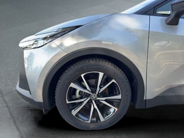 Car image 21