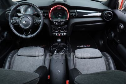 Car image 21