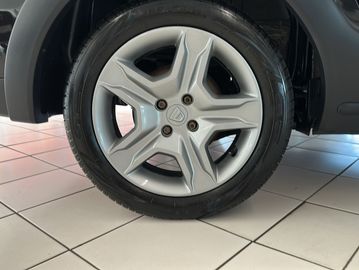 Car image 25