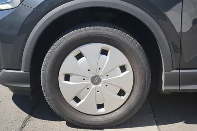 Car image 31