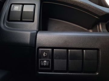 Car image 33