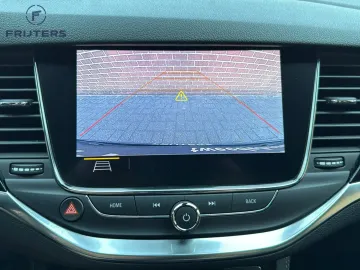 Car image 30