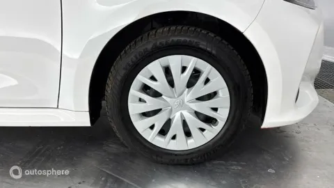 Car image 20