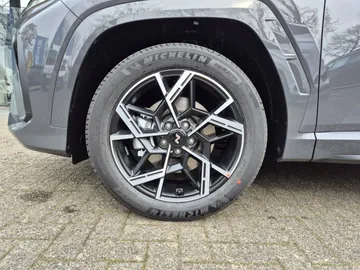 Car image 22