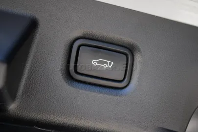 Car image 47