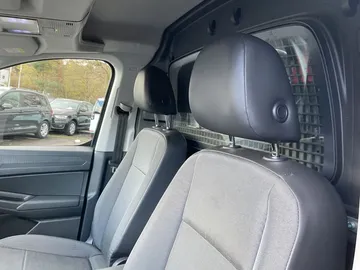 Car image 27