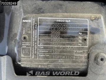 Car image 38