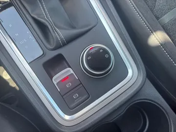Car image 33