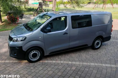 Car image 40