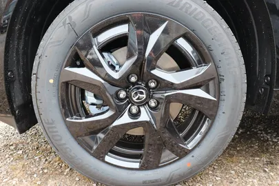 Car image 17