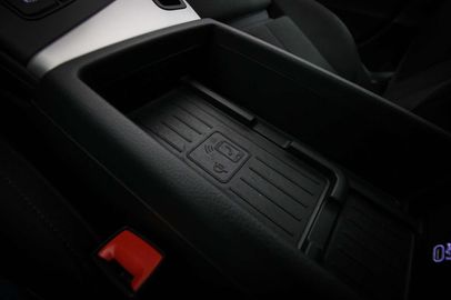 Car image 36