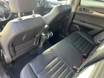 Car image 27