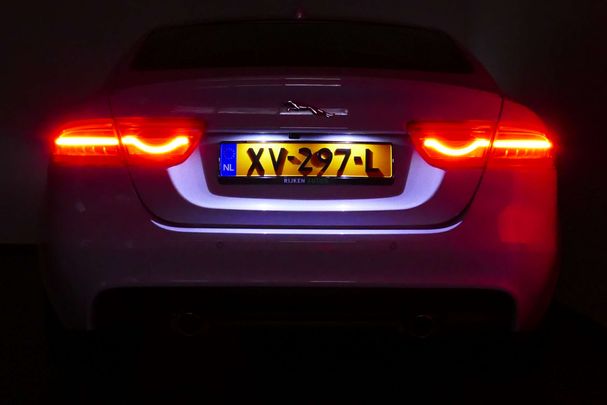 Jaguar XE 147 kW image number 20