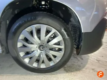 Car image 31