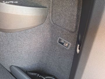 Car image 37