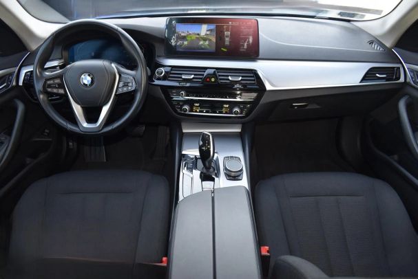 BMW 520d Touring 140 kW image number 6