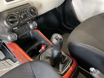 Car image 12