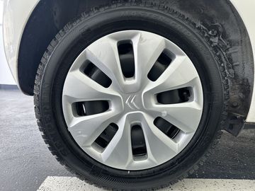 Car image 20