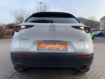 Car image 26