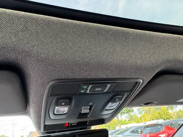 Car image 33