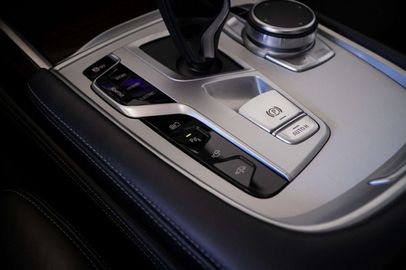 Car image 37