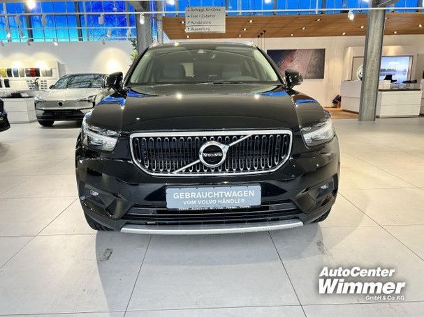 Volvo XC40 T2 Momentum 95 kW image number 2