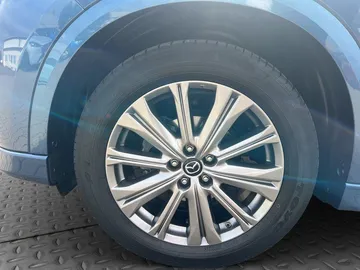 Car image 17