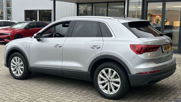 Audi Q3 45 TFSIe 180 kW image number 3