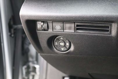 Car image 37