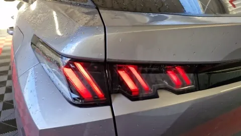 Car image 30