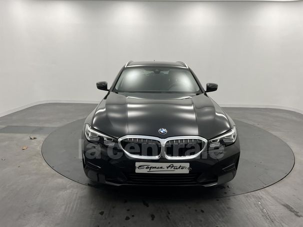 BMW 320i Touring 135 kW image number 3