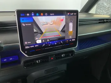 Car image 24