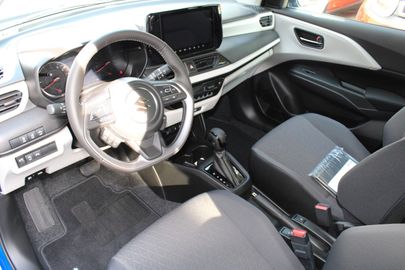 Car image 10