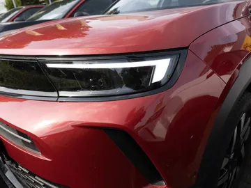 Car image 19