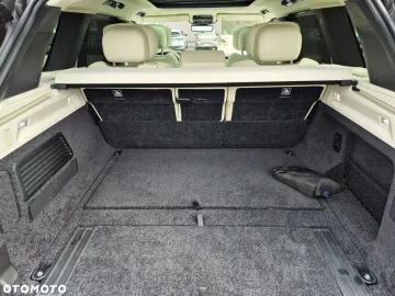 Car image 40